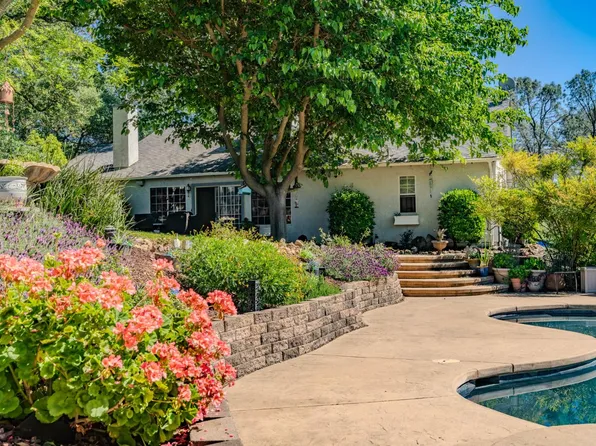 8866 Siegel St, Valley Springs, CA 95252