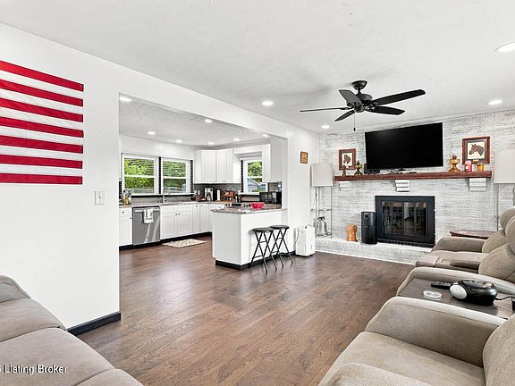 2nd image of 2753 Coral Ridge Rd