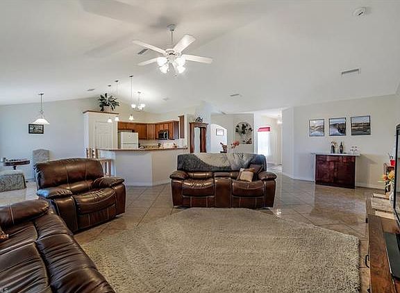3rd image of 2144 NW 20th Pl