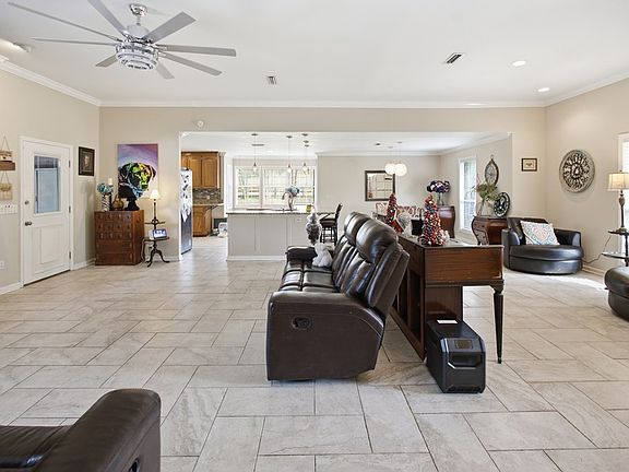 4th image of 344 Hidden Springs Dr