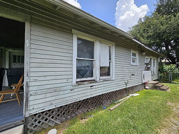 5th image of 215 Drennan St