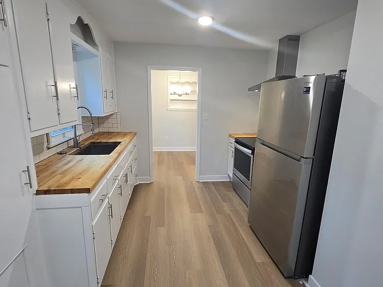 916 N Belmont Ave — Photo 4