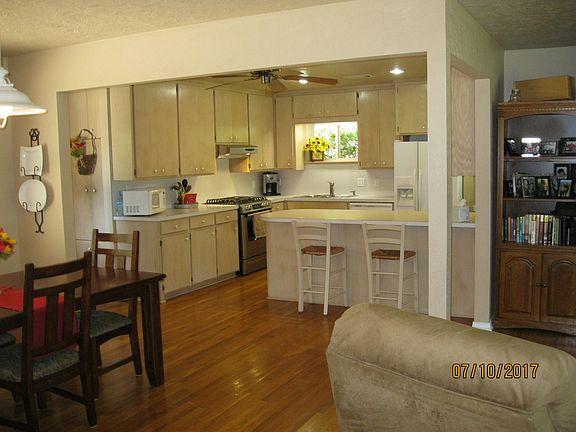kitchen/dining room