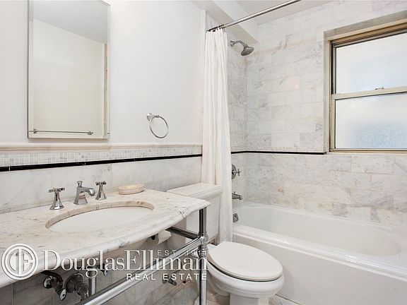 5th image of 424 E 52nd St APT 4D