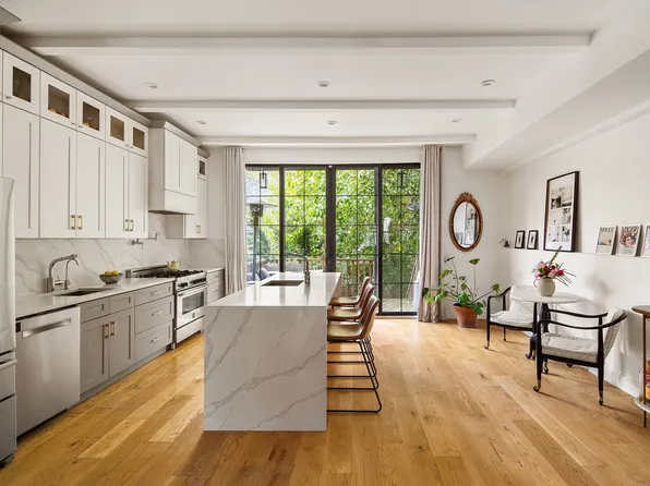 1324 Jefferson Avenue image 1 of 14