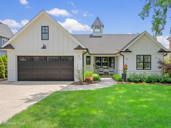 23 Chestnut Ave, Clarendon Hills, IL 60514