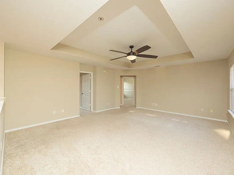 2404 Heather Glen Dr — Photo 27