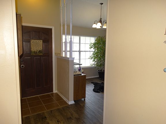 3rd image of 19153 Honeysuckle Dr