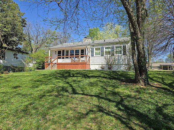 3rd image of 705 East Dr