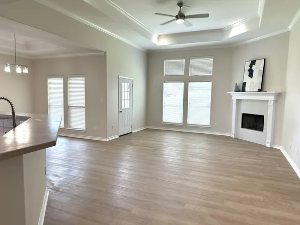 6841 Wall St, Corpus Christi, TX 78414