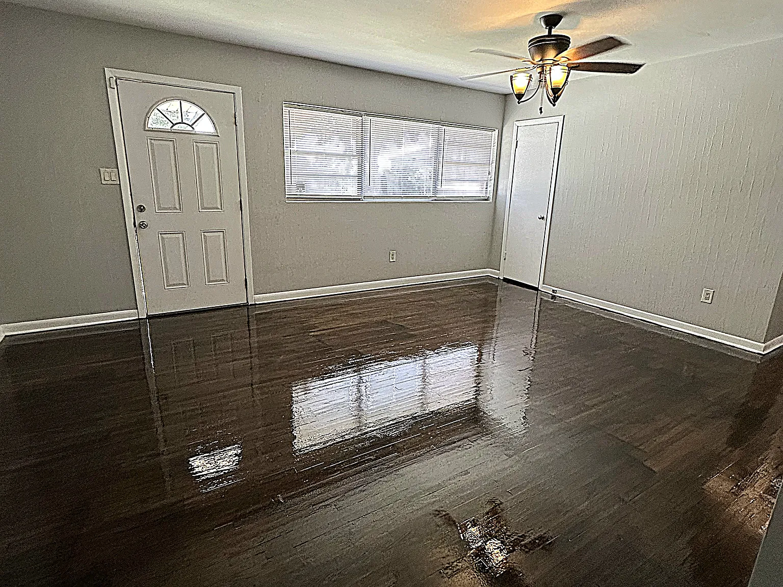 4 bed, 1488 sqft, $1,895 — Photo 3