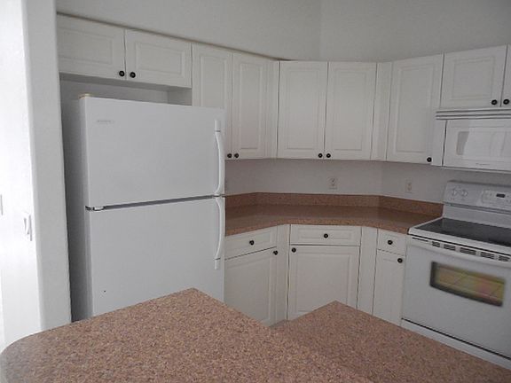 5th image of 1722 Boswell St