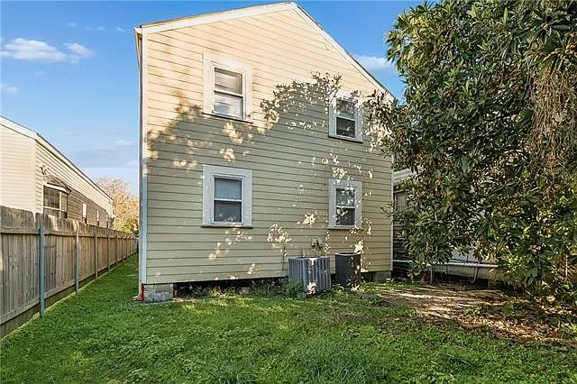 1123 Hillary St — Photo 14