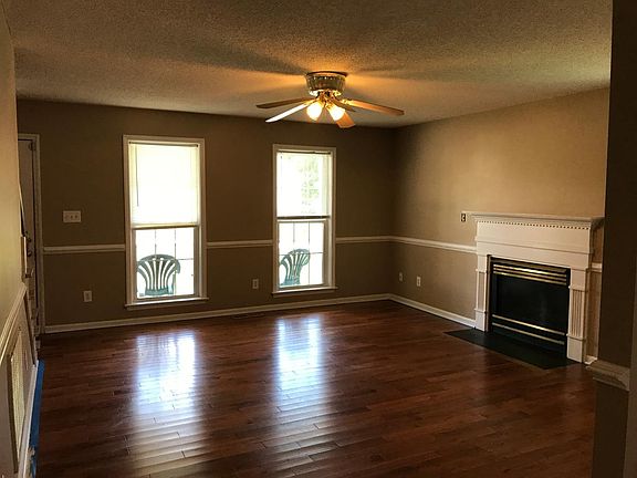 Living Room with gas log fireplace