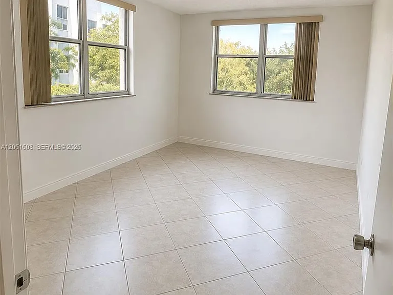 8363 Lake Dr #301 — Photo 5