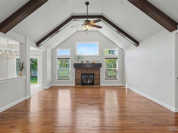 4th image of 132 Albany Manor Dr