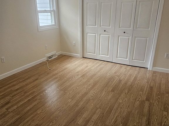 4th image of 13 Spring Hill Rd
