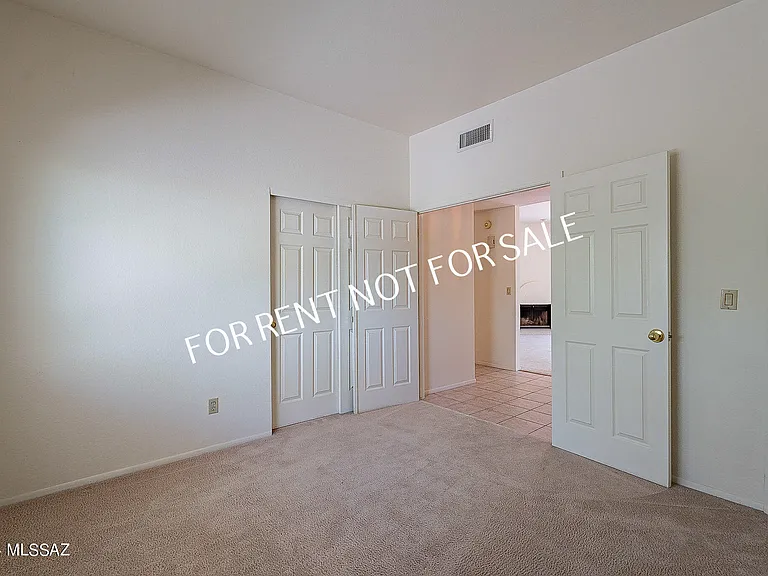 936 E Camino Diestro — Photo 26