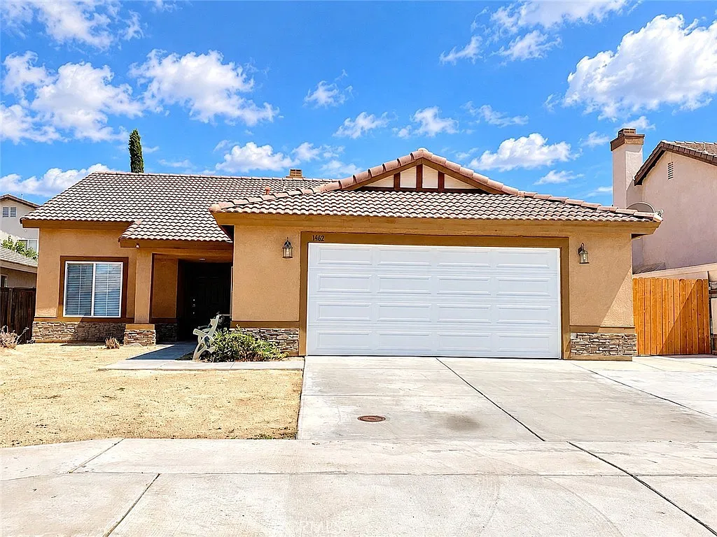 4 bed, 1759 sqft, $3,450 — Photo 1