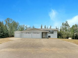6821 2nd Avenue Cir E, Williston, ND 58801
