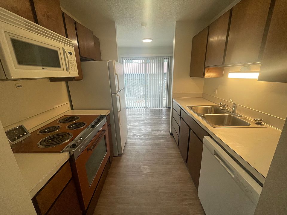 1st image of 712 E 6th Ave #104