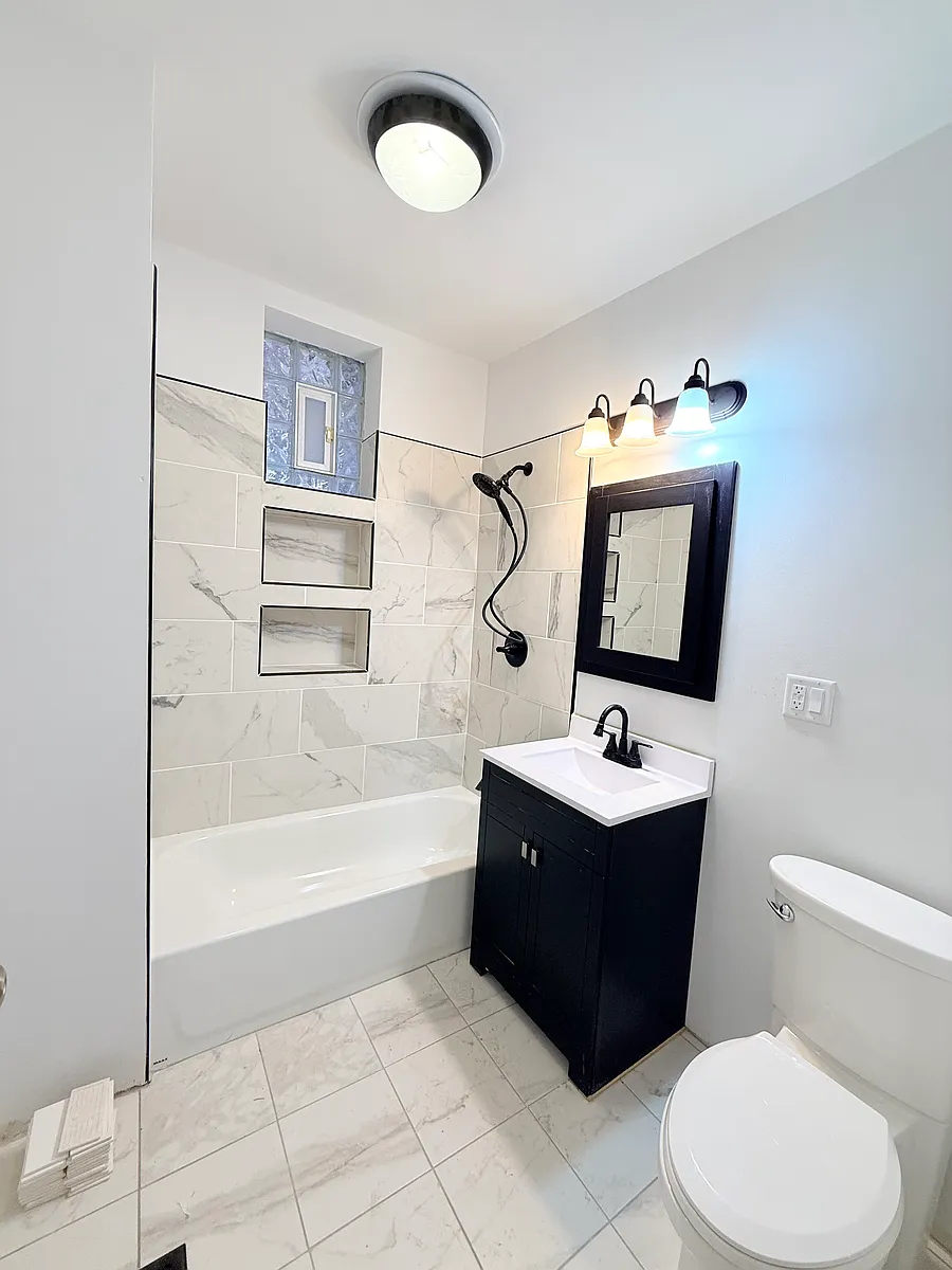 Building Photo - 1444 N Talman Ave #1