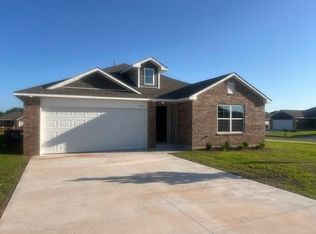 1204 E Stetson Ln, Mustang, OK 73064