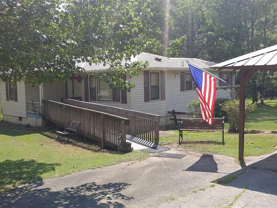 2nd image of 2134 Cumberland Dr SE