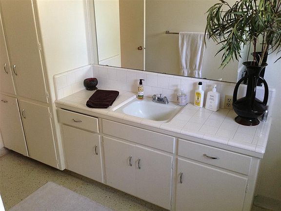 3rd image of 2741 W Dartmouth Ave