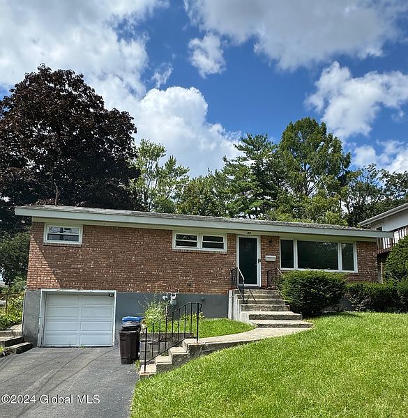 2nd image of 89 Forest Avenue
