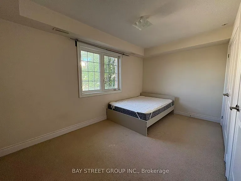 9 Strawflower Mews — Photo 12