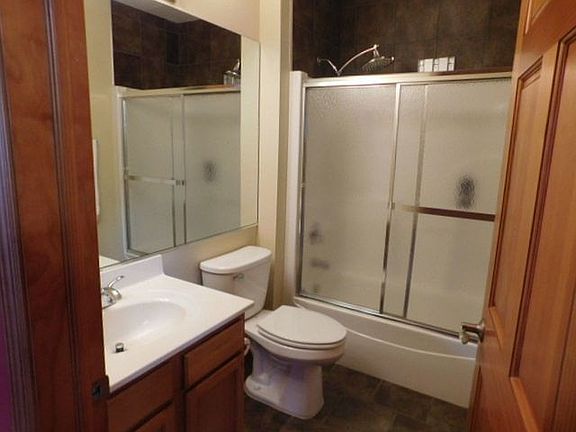 2nd image of 16649 Oak Park Ave APT 204