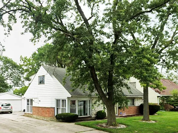58 Sauk Trl, Park Forest, IL 60466