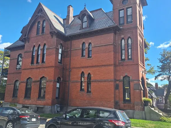 8 Claremont St #1A, Worcester, MA 01610