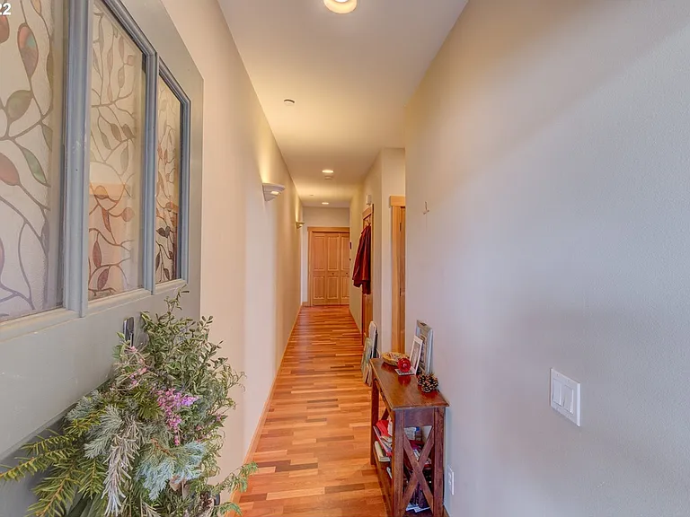 224 N Holladay Dr #201 — Photo 35