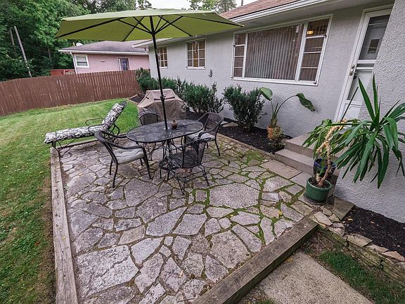 4th image of 2558 Lakewood Dr