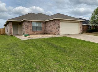 215 Brandie Mac Ln, Waxahachie, TX 75165