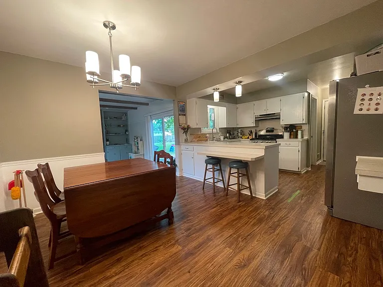 7865 Ridgewood Dr — Photo 6