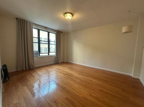 11 E 32nd St APT 12A