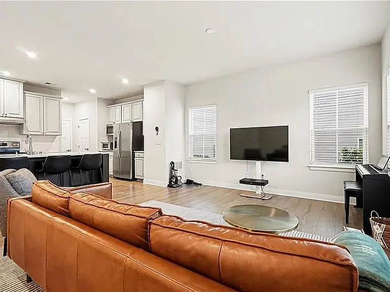 136 Salt Lake Ln — Photo 5
