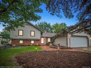 22846 Heatherbrae Way, Novi, MI 48375