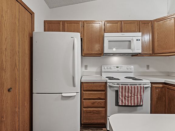 4th image of 797 Parkside Dr