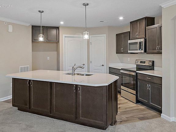 4th image of 2540 Crosshill Dr