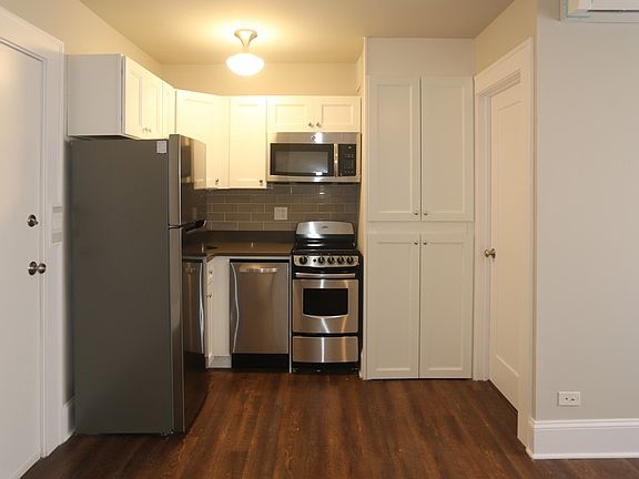 2nd image of 817 W Lakeside Pl #Ig406