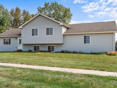 810 Sunnyside DRIVE, Elkhorn, WI, 53121