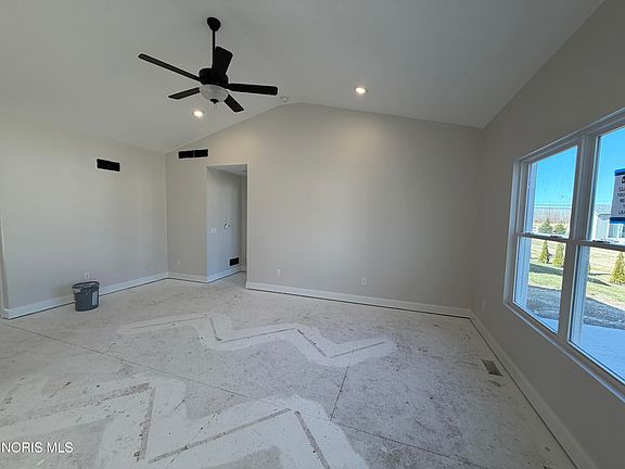 3rd image of 5025 Easton Dr