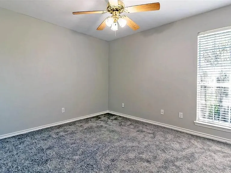5920 Travis — Photo 13
