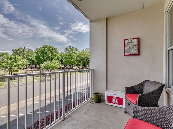 4th image of 1155 12th St Unit 105