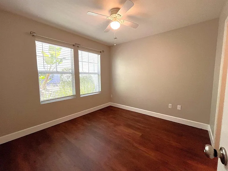 820 Harbor Cliff Way #260 — Photo 22