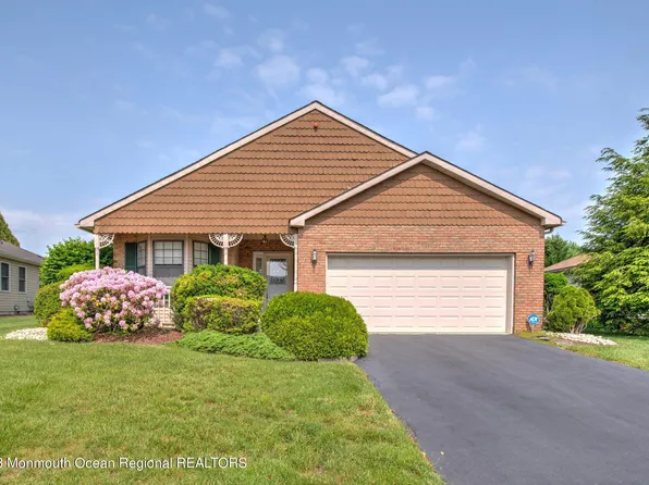 29 Lesley Drive, Marlboro, NJ 07746